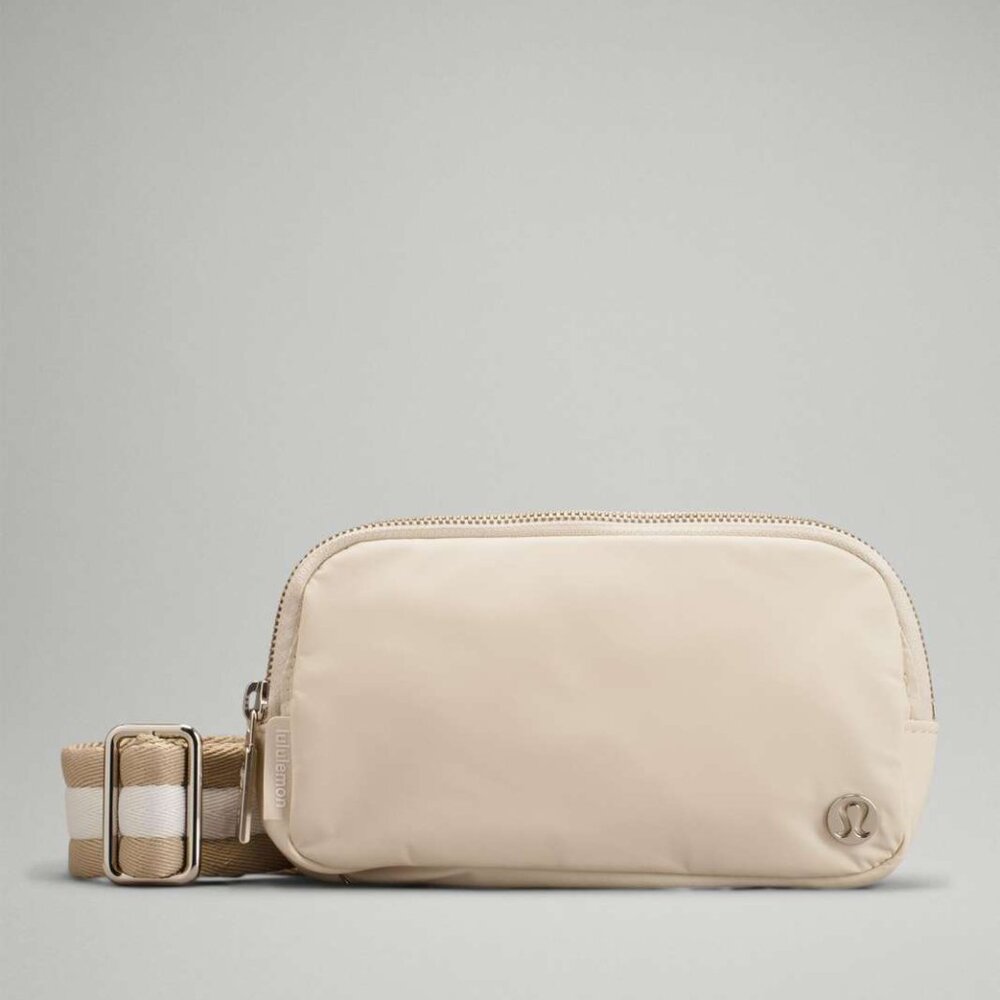 lululemon Everywhere Crossbody Bag in White Opal/Raw Linen/White